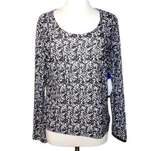 NWT Kiara Black/White Crinkle Long Sleeve Top